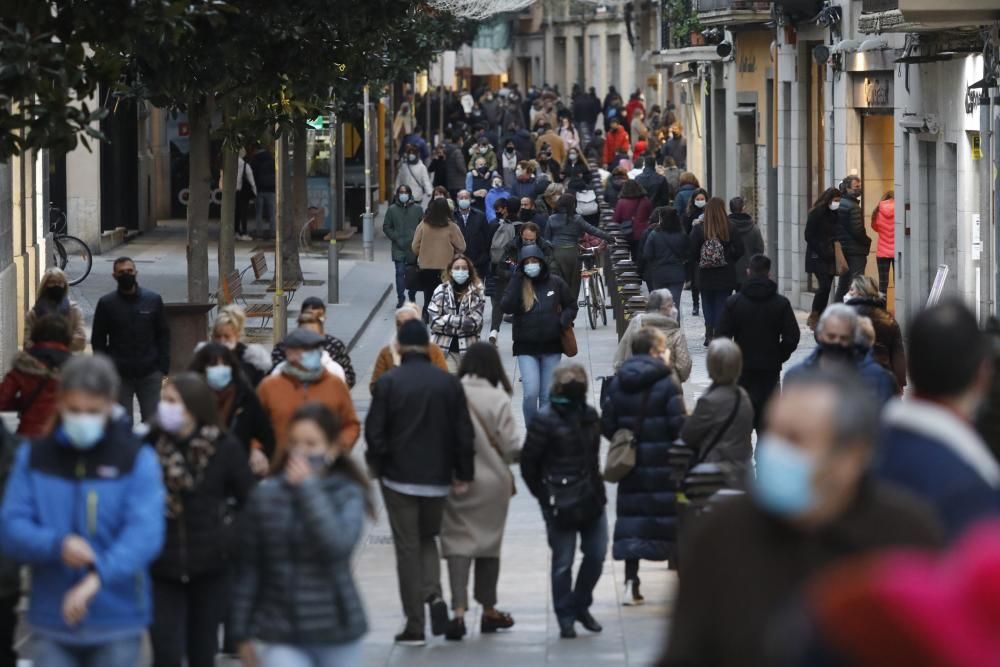 Col·lapse de vehicles i ciutadans a la ciutat de Girona