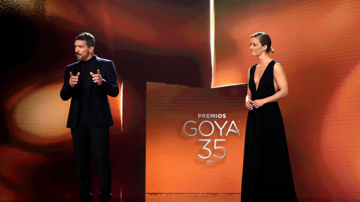 Antonio Banderas y María CAasado en la gala de los Goya 2021