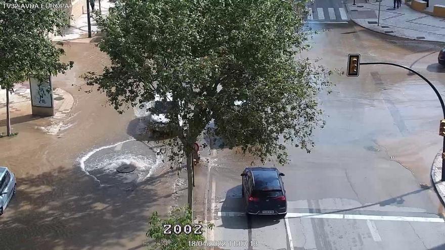 La fuga de agua en la avenida de Europa a la altura de calle Gaucín