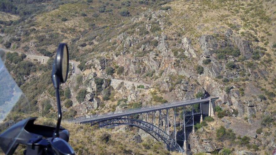 Panorámica del Puente Pino tomada desde una moto