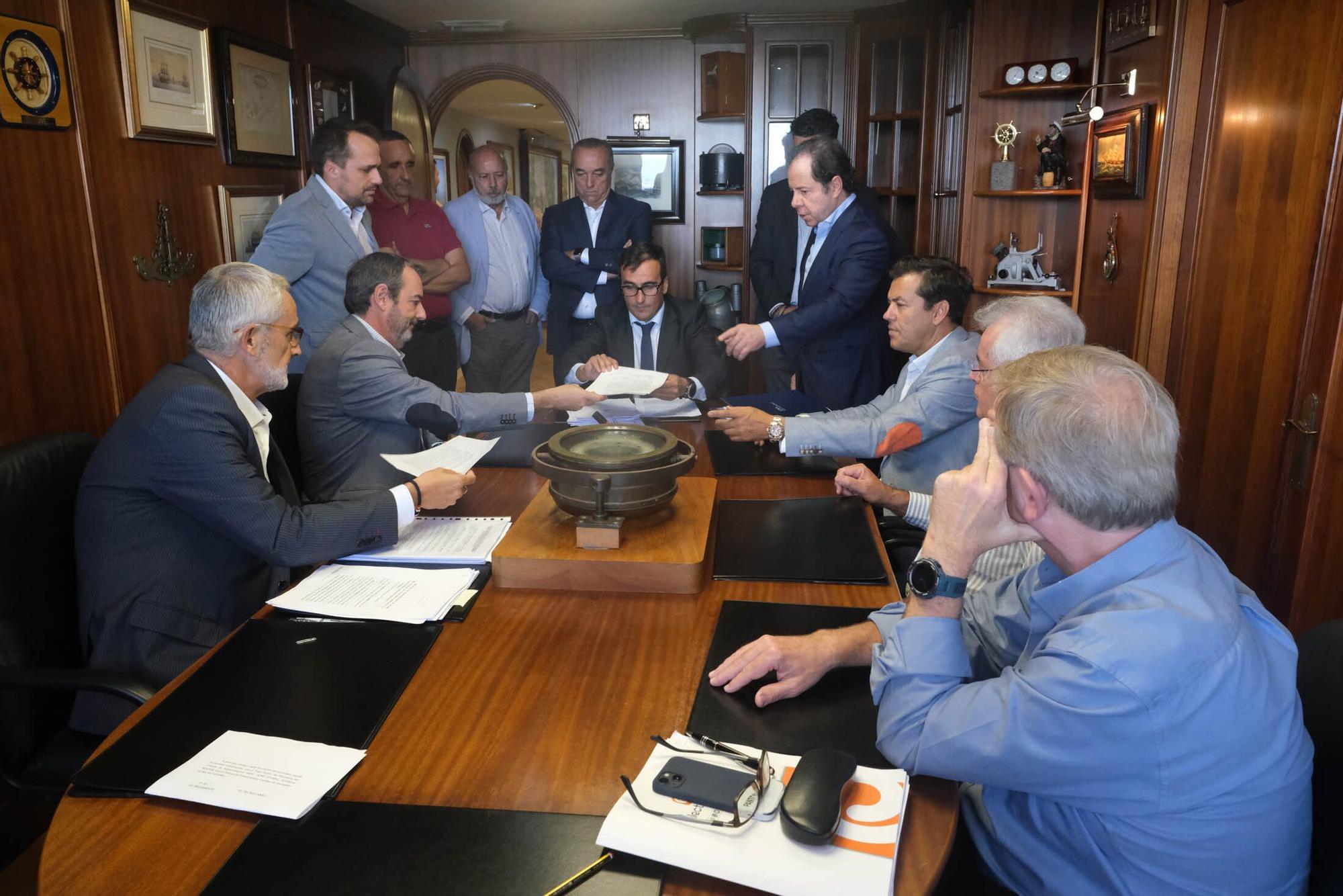 Firma del acuerdo de financiación entre la Comunidad Energética de El Goro y la empresa Libergia-Intecsa