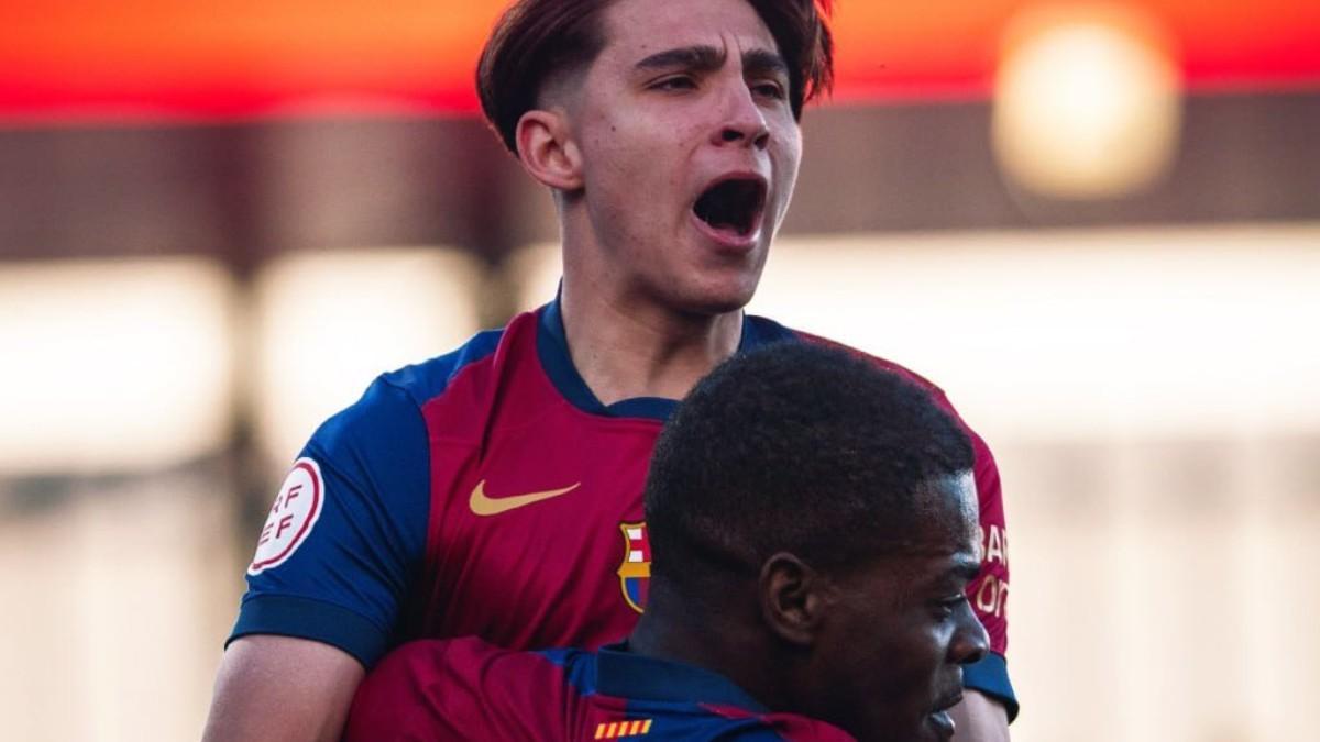 Toni celebra un gol en el Johan