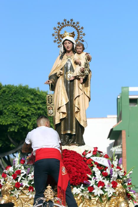 Salida procesional de la Virgen del Carmen de la barriada de El Palo.