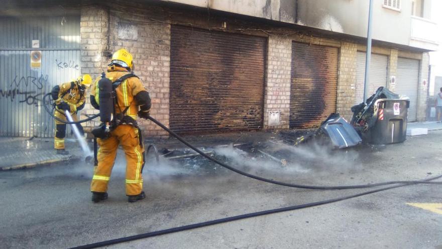 Alarma en Son Gotleu por un incendio en unos contenedores