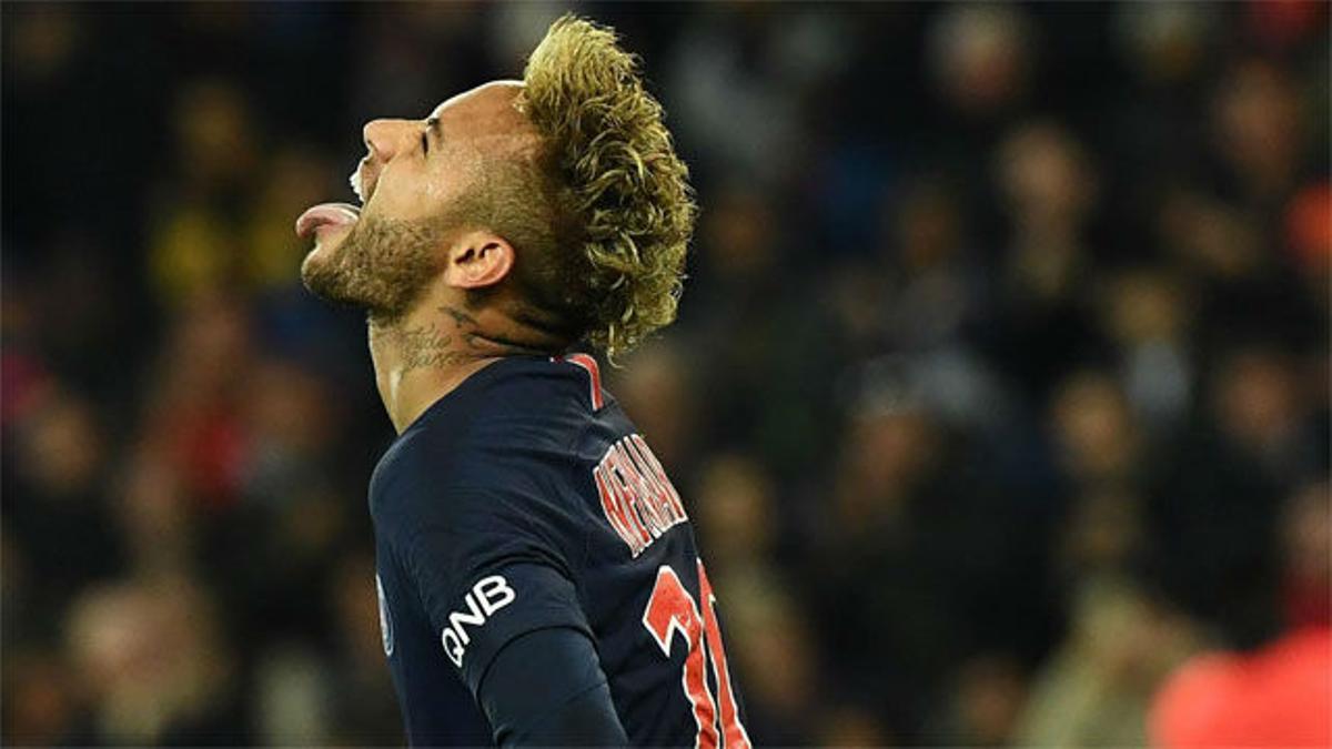 Neymar brilló ante el Lyon y asistió al show de Mbappé