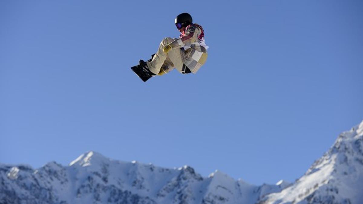 El estadounidense Charles Guidemond compite en una prueba de snowboard, este jueves en Sochi, antes de la inauguración oficial.
