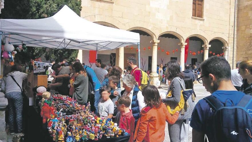 La cultura oriental se cita en el claustro de Pollença