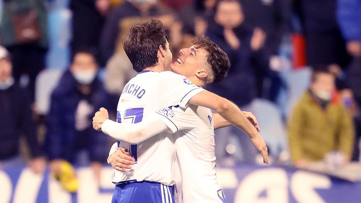 Francho y Francés celebran la victoria ante el Eibar.