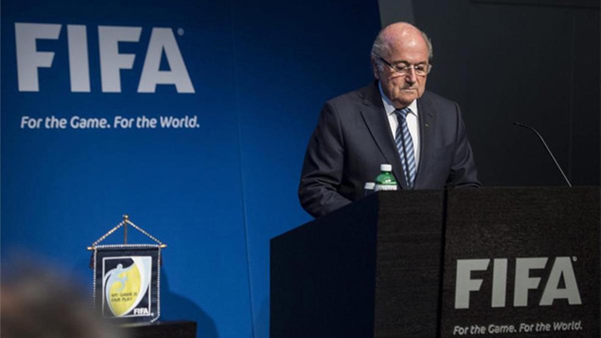 Blatter no tendrá sustituto como mínimo hasta diciembre