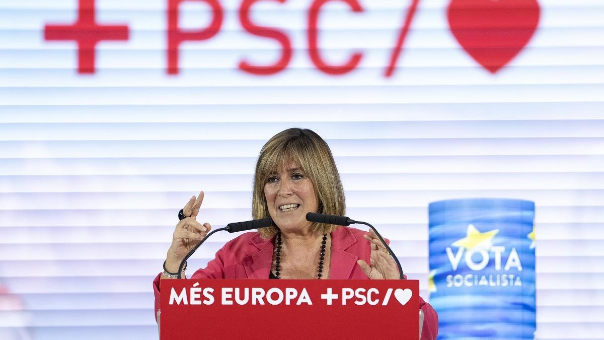La senadora del PSC y exalcaldesa de L'Hospitalet Núria Marín, en un acto electoral