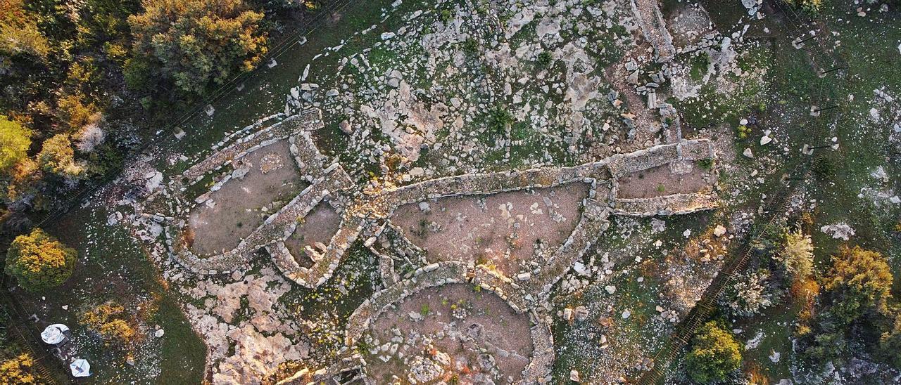 Vista aérea del poblado prehistórico de es Cap de Barbaria II.