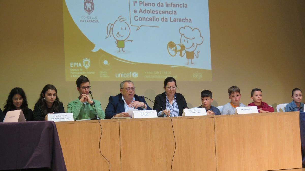 Primeiro pleno infantil celebrado na Laracha.