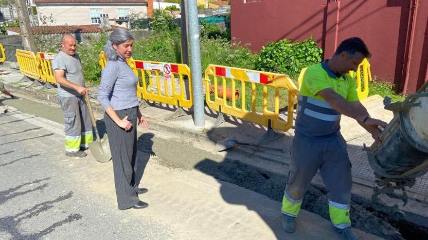 Victoria Portas, supervisando la ejecución de las obras.   | // FDV