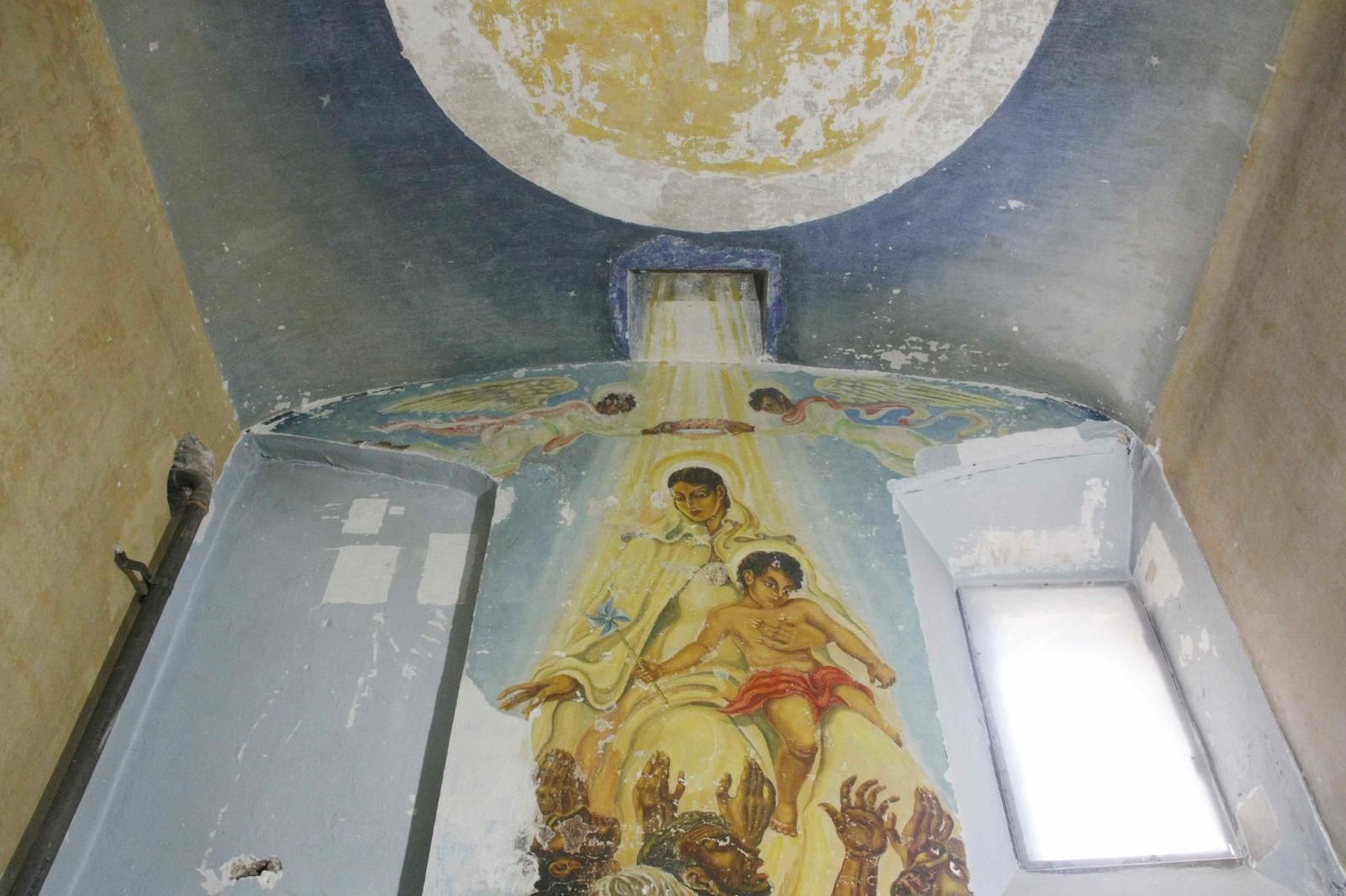 Descobertes les pintures murals de la capella Gitana a la presó Model de Barcelona