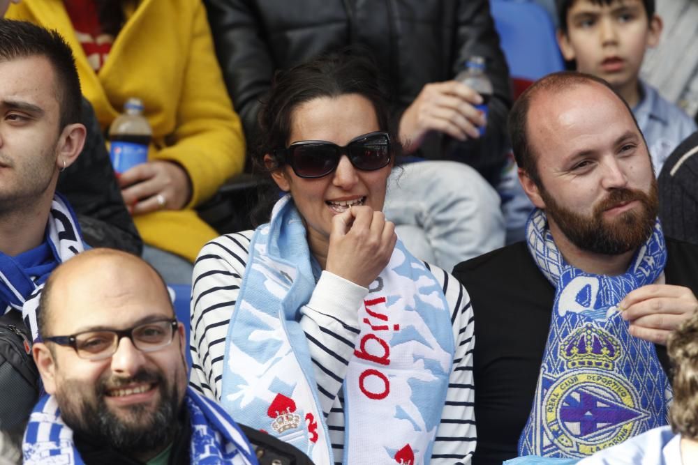 La afición del Celta fue, una vez más, protagonista de la fiesta del fútbol gallego. Más de 900 celtistas viajaron a Riazor, animaron al equipo y cantaron en himno de Galicia a capela junto a la hinch