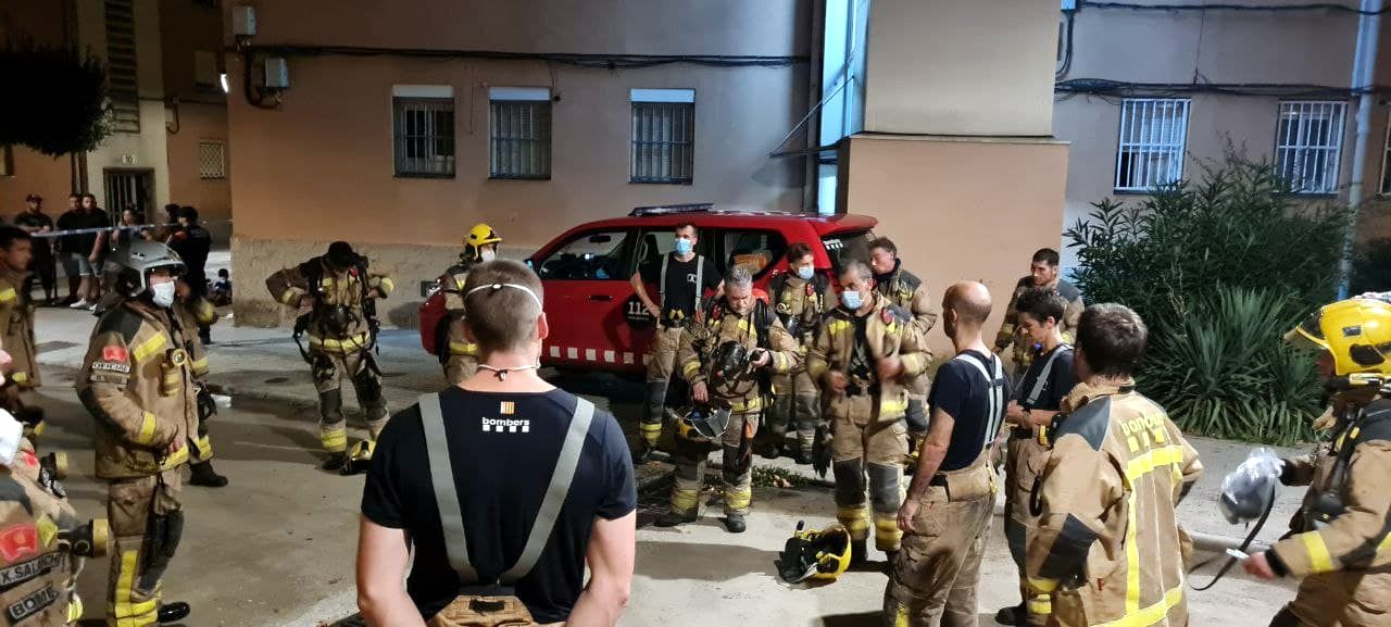 L'edifici incendiat a Olesa de Montserrat, en imatges