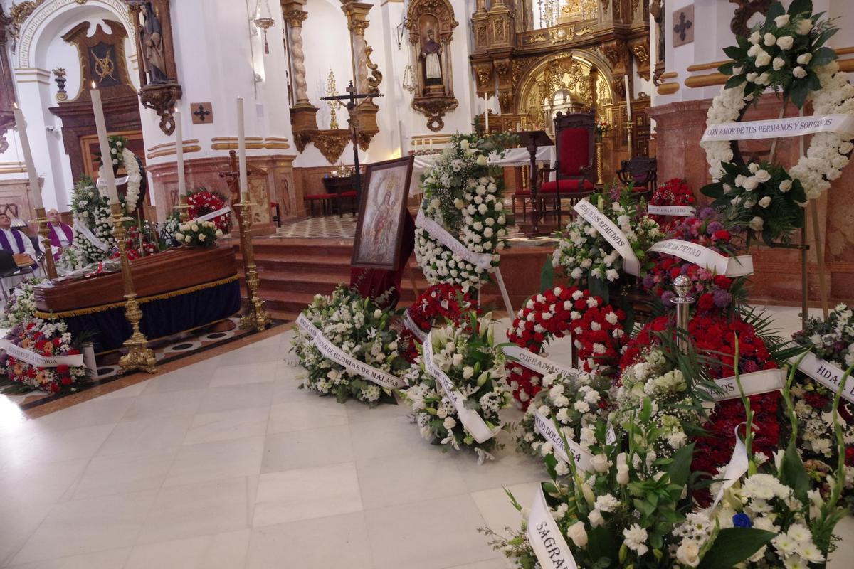 El funeral del sacerdote Manuel Ángel Santiago, en imágenes El funeral del sacerdote Manuel Ángel Santiago, en imágenes