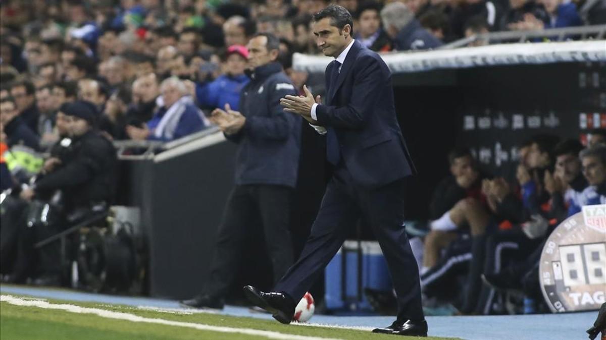 Ernesto Valverde, durante el encuentro en Cornellà-El Prat