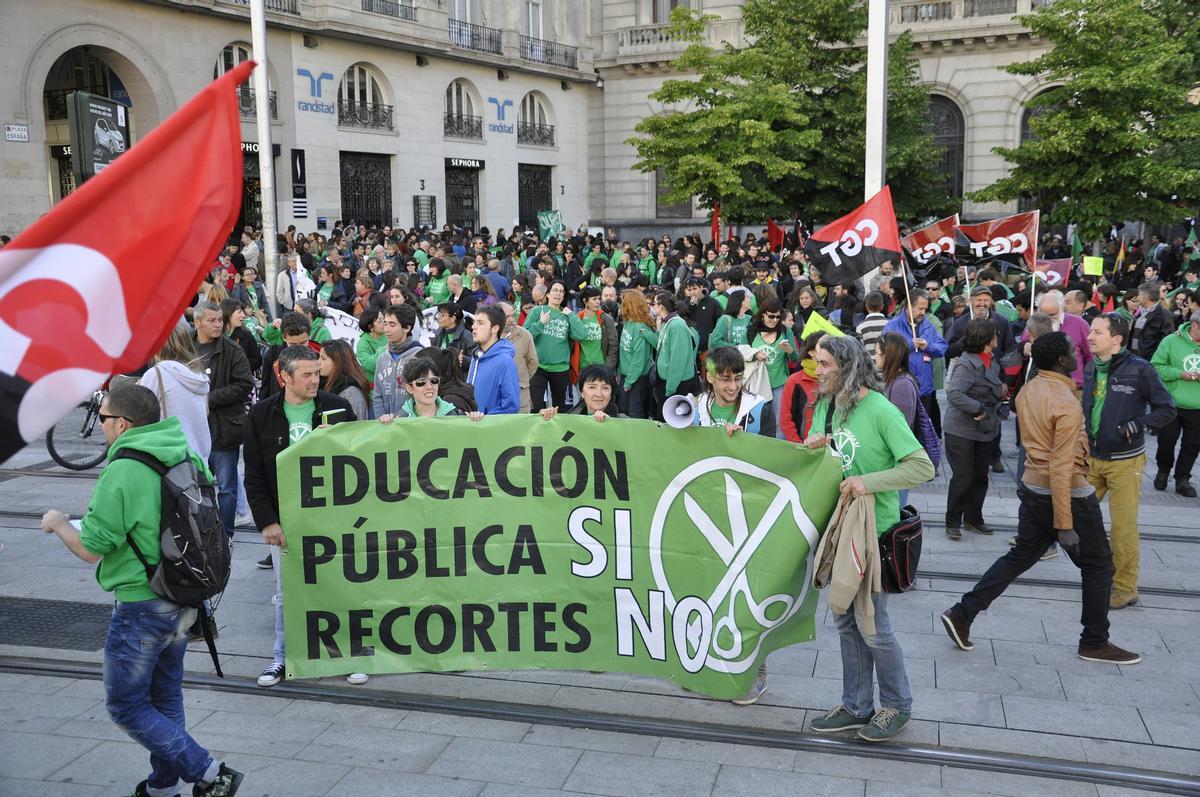Manifestación en defensa de la escuela pública, en Zaragoza, en 2013.