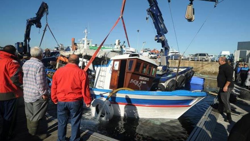 Recuperación del  buque hundido en Vilanova // Iñaki Abella