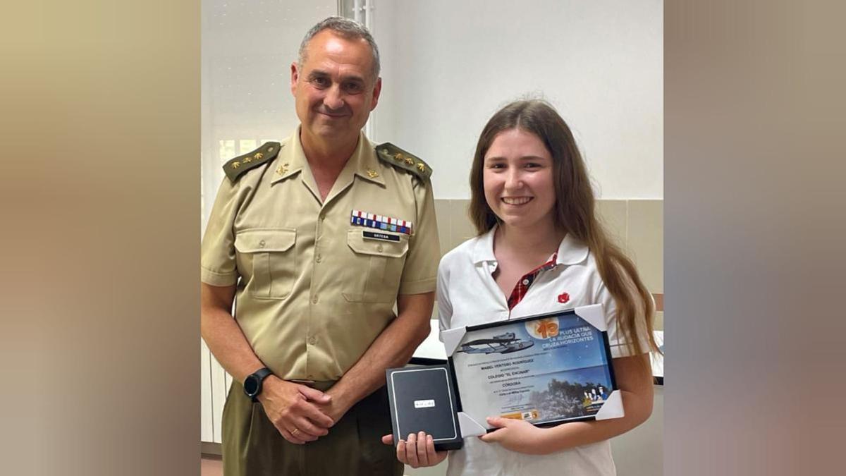 Mabel Ventoso, estudiante del colegio El Encinar de Córdoba, obtiene el premio otorgado por el Ministerio de Defensa..
