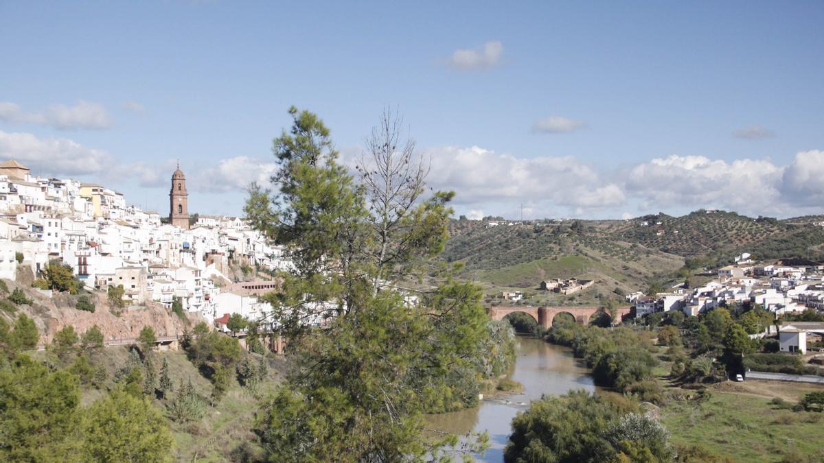 Vista de la localidad cordobesa de Montoro, que el domingo 2 de octubre ha registrado la mayor máxima que se recuerda en este mes en toda España.