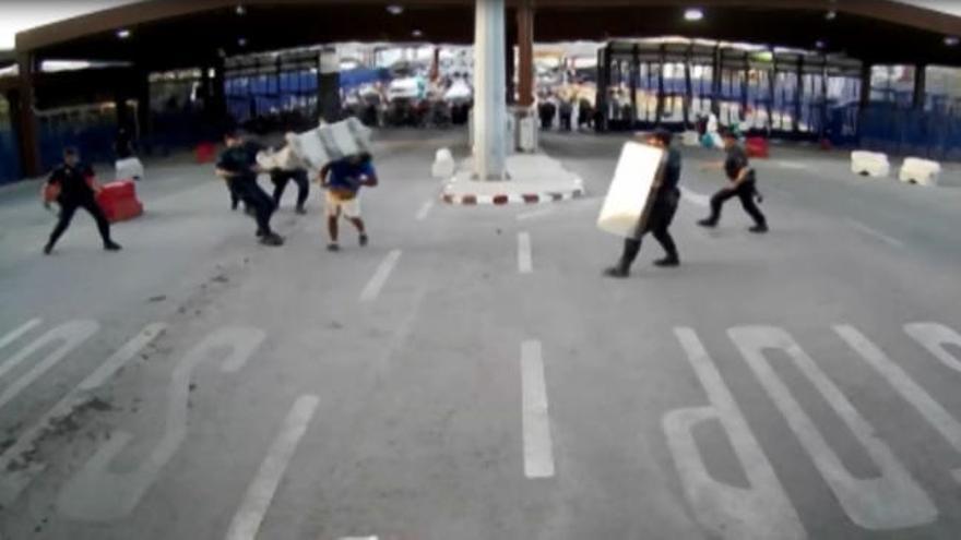 Detenido tras herir a un policía en la frontera de Melilla al grito de "Alá es grande"