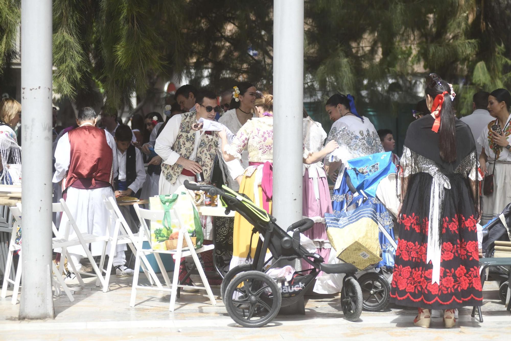 Ambiente en las calles del centro de Murcia durante el Bando de la Huerta (II)