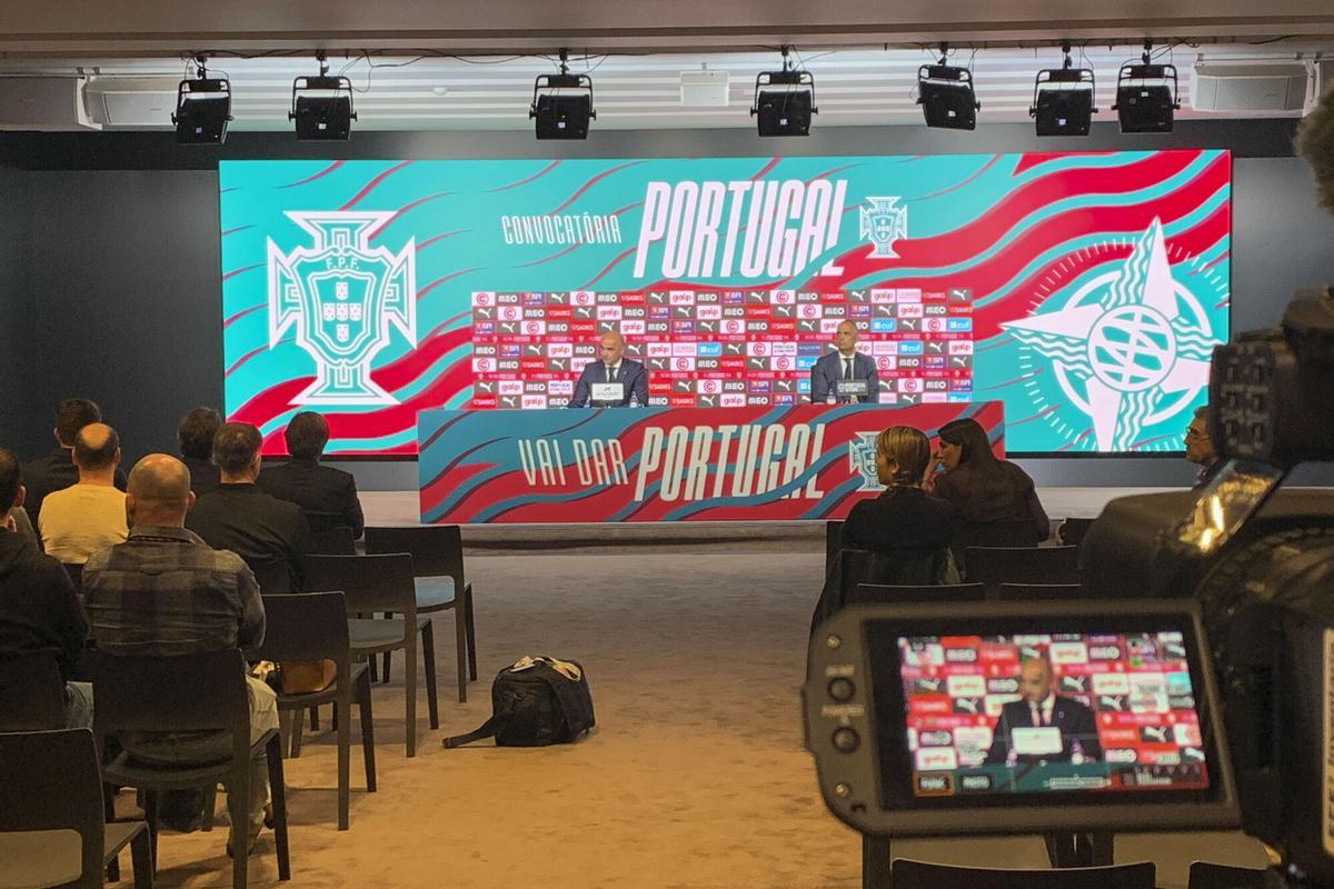 El seleccionador de Portugal, el español Roberto Martínez, durante la rueda de prensa ofrecida este viernes en la Ciudad del Fútbol, en Oeiras