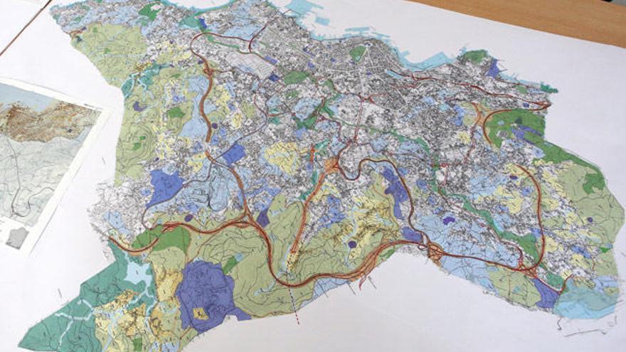 Mapas del planeamiento urbano de Vigo. // Marta G. Brea