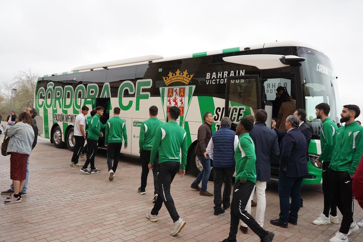 El Córdoba CF estrena autobús oficial
