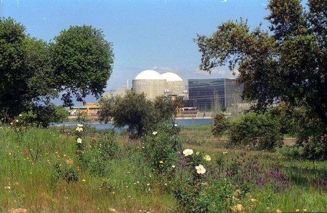 El Gobierno confía en que más renovables y almacenamiento eviten un nuevo debate nuclear en 2030