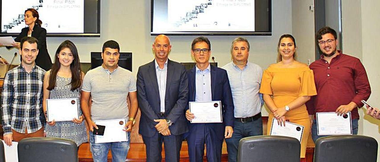 Uno de los grupos participantes en la octava edición del programa &#039;Demola&#039;, ayer, en el Instituto Tecnológico de Canarias.