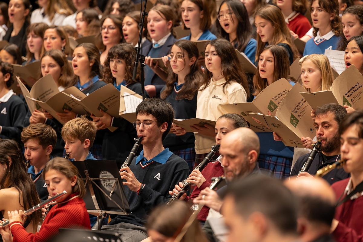 Más de 300 jóvenes músicos formarán parte de esta iniciativa que acoge el centro educativo Ágora Lledó International School.