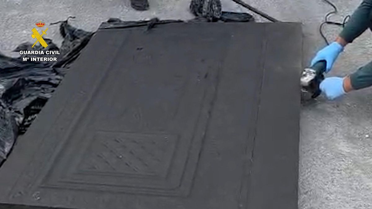 La puerta donde estaba oculto el tabaco.