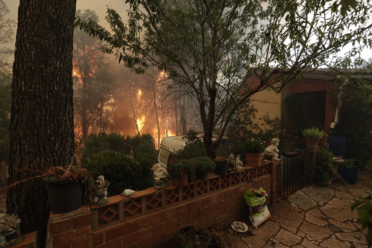 El incendio en El Pont de Vilomara, en imágenes