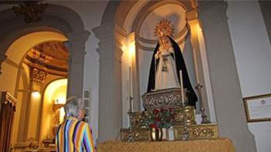La nueva cofradía de la Santa Vera Cruz se suma a la Semana Santa pacense