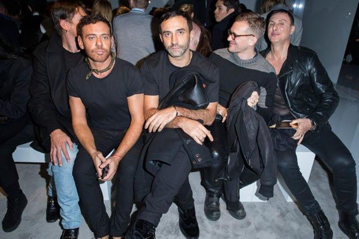 Ricardo Tisci, en el 'front row' del desfile de Atelier Versace en París