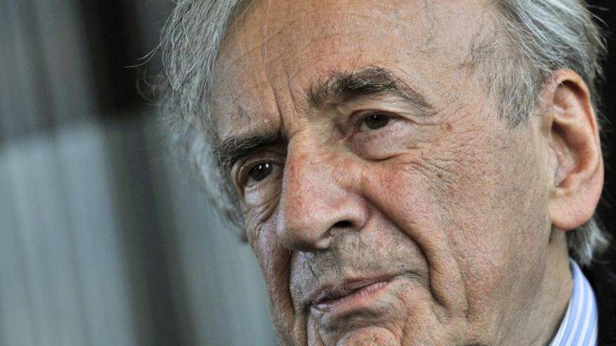 El Nobel de la Paz Elie Wiesel devuelve una condecoración a Hungria por homenajear a los nazis