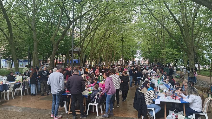 VÍDEO: Avilés celebra su tradicional “Comida en la Calle”