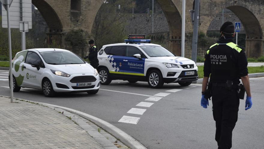 Agents de policia, ahir, en un control a Manresa