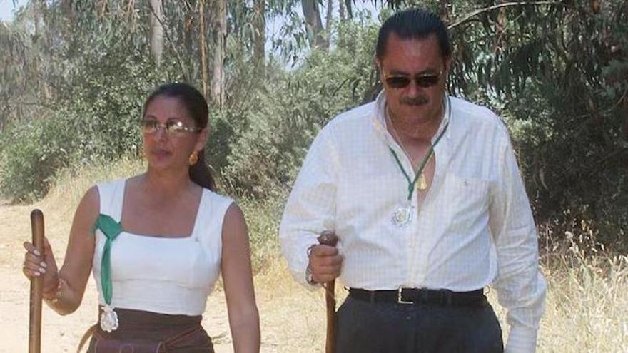Isabel Pantoja y Julián Muñoz enamorados en la romería de El Rocío.