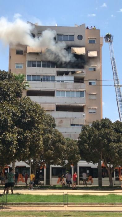 Incendio en un edificio de la zona de Miriam Blasco