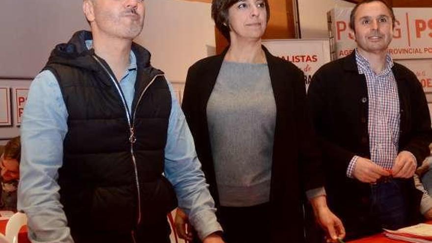 Regades, Paula Fernández y Manel Vázquez, ayer. // Rafa Vázquez