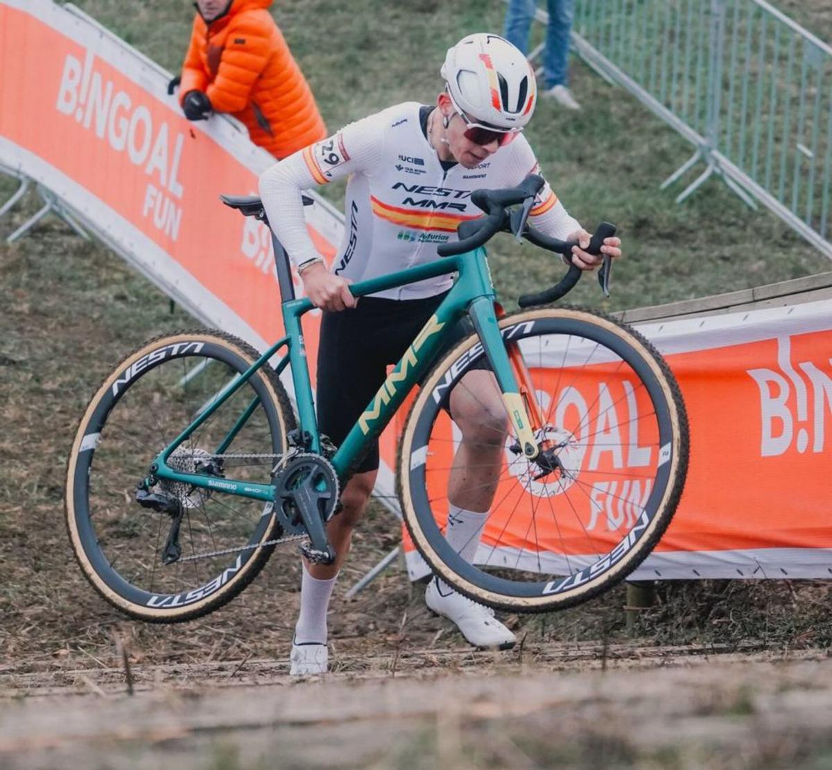 Benjamín Noval, en una prueba de la Copa del Mundo de ciclocross.  |