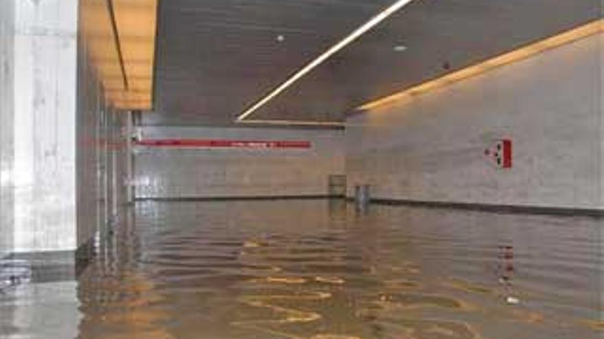 Las lluvias vuelven a inundar el metro en Palma de Mallorca