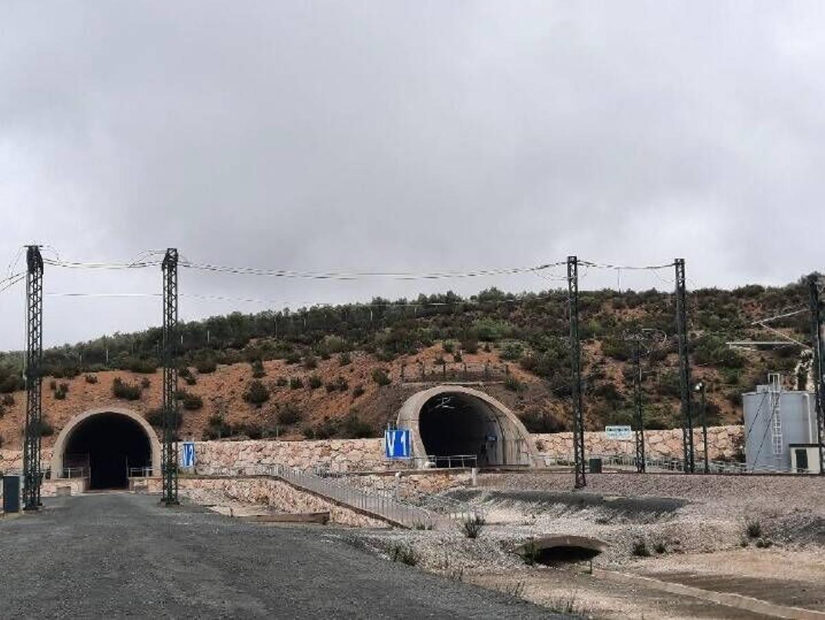 Llínea de alta velocidad Antequera Granada, entre Archidona y Riofrio