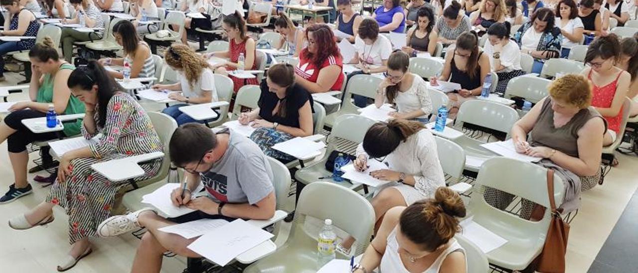 Una OPE de docentes antes de la pandemia.