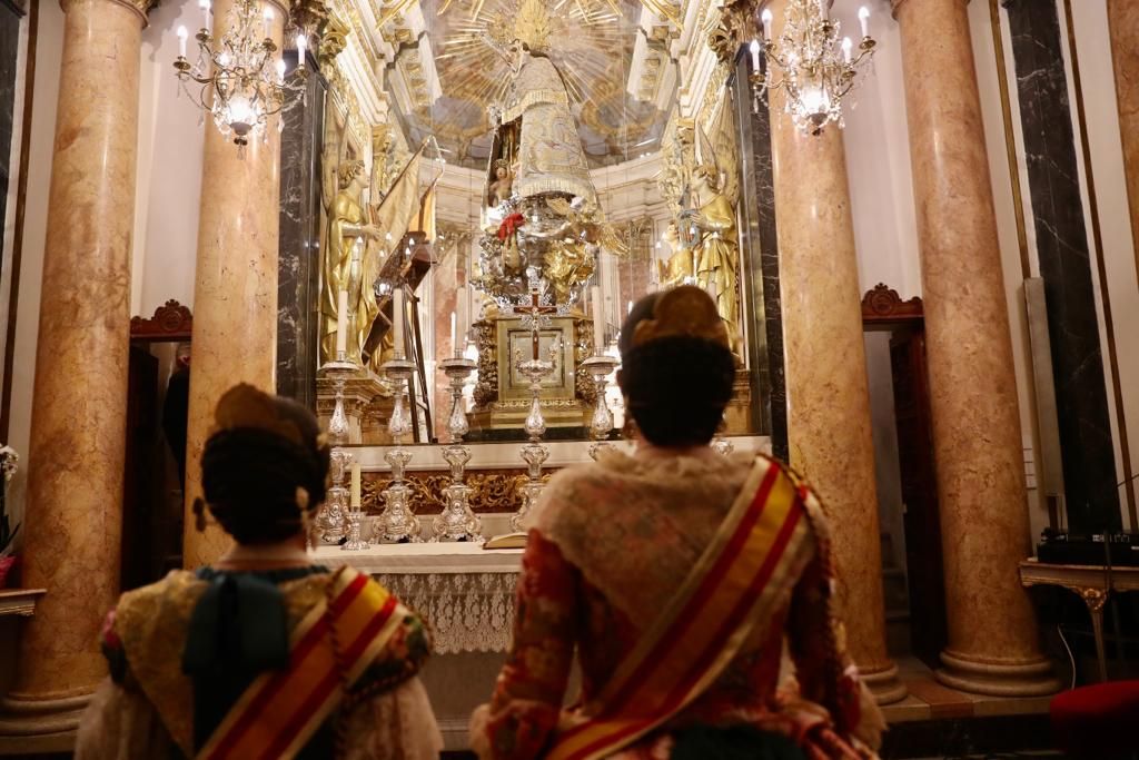 La visita a la Virgen concluye el fin de semana de exaltaciones falleras