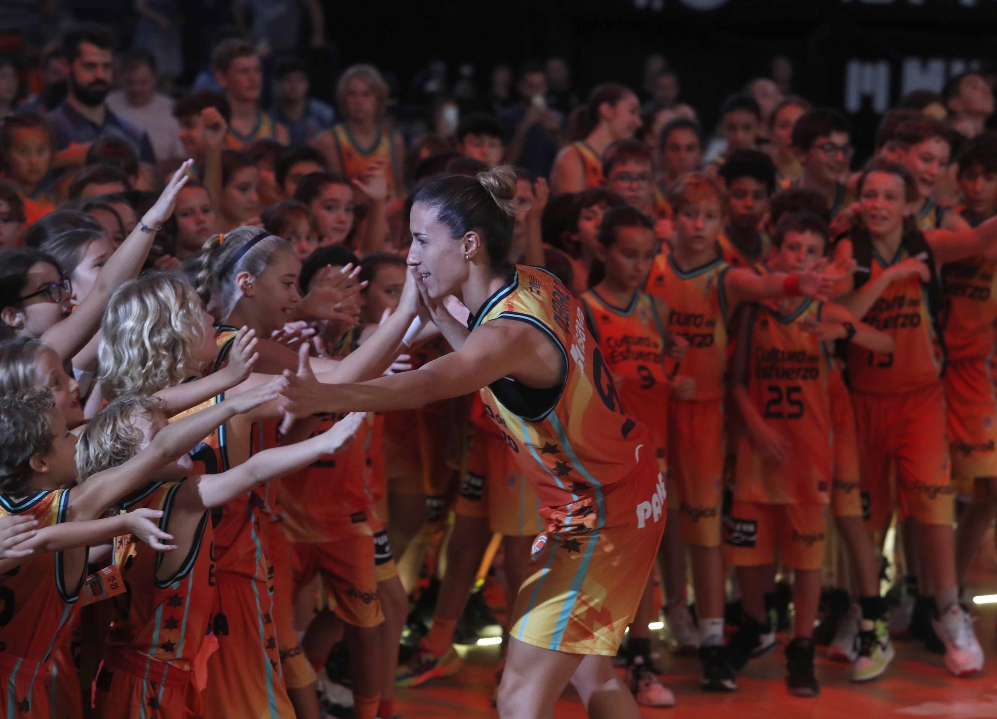 Presentación del Valencia Basket en La Fonteta